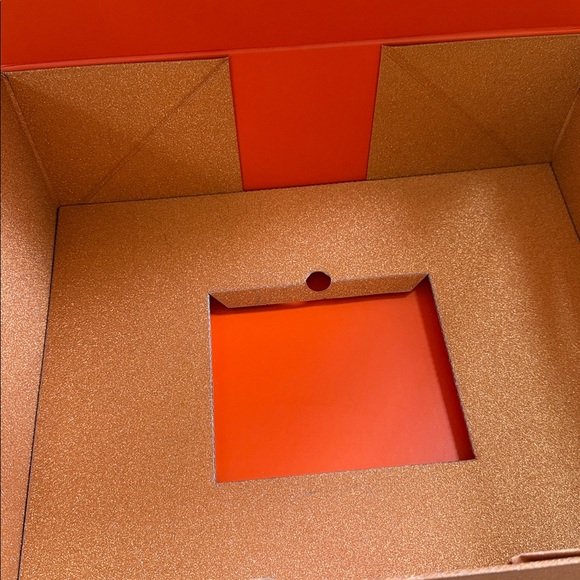 Taylor Swift box and CD - Picture 3 of 4